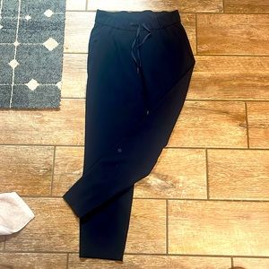 Lululemon midrise stretch jogger, navy blue, size 4, gently worn